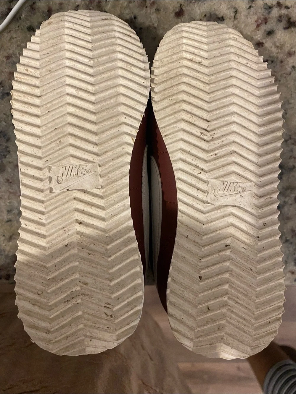 Nike loop comfort leather